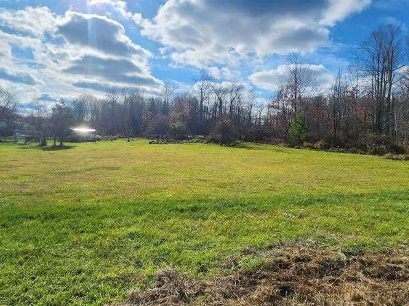 Hartman Rd, Erie, PA 16510