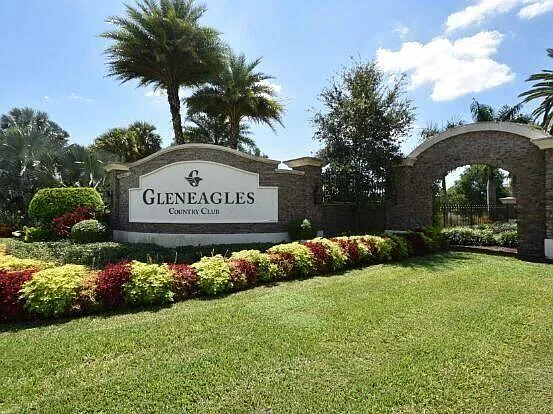 2 bed, 2.0 bath, 1260 sqft, $8,900 — Photo 2