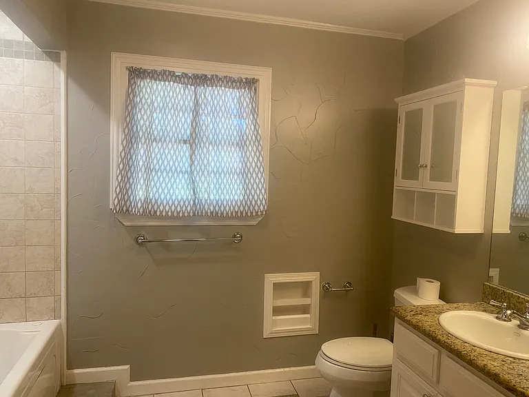 525 Meadowbrook St — Photo 8