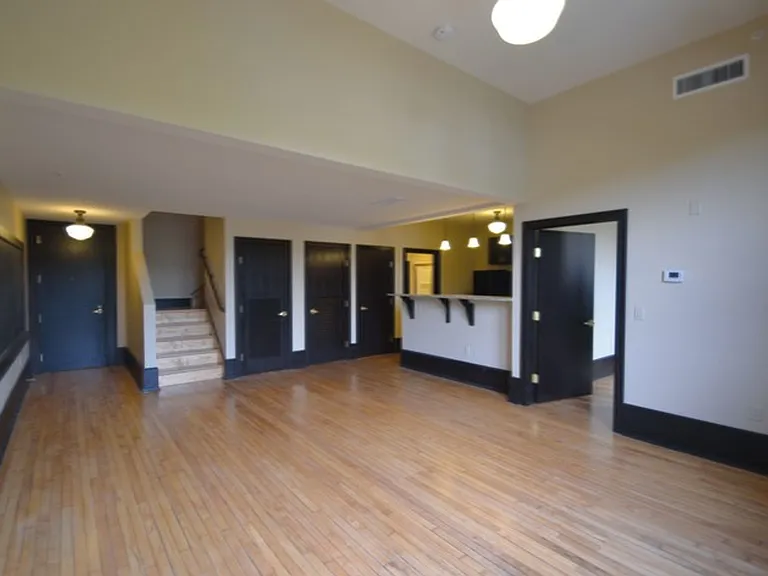 300 N Lowell Ave — Photo 6