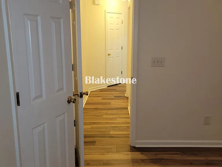 111 Lake Valley Ln — Photo 21