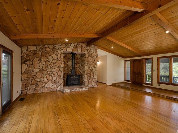 5th image of 2061 Arroyo Vista Way