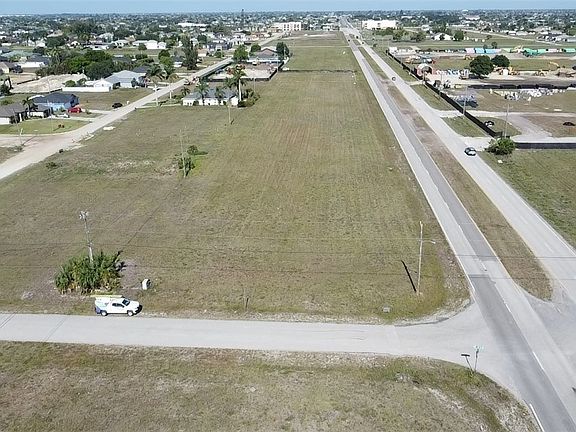 4th image of 2098 Diplomat Pkwy E