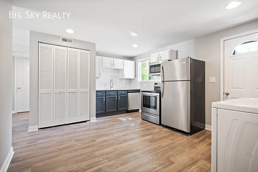 The Huntley Apartments - Creekside 2 bed / 1 bath - New Rehab — Photo 3