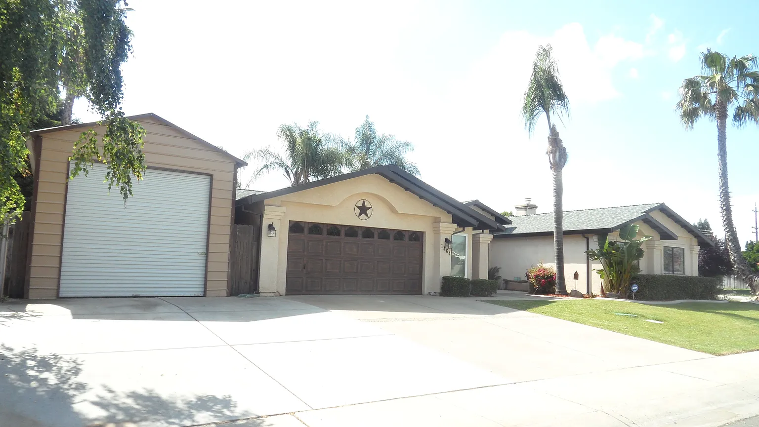 1464 Stoney Dr photo 1