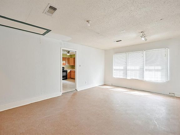 5th image of 3713 Meadow Lake Dr