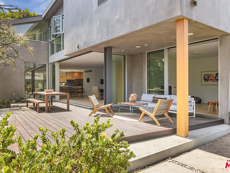 1407 Oak St — Photo 35