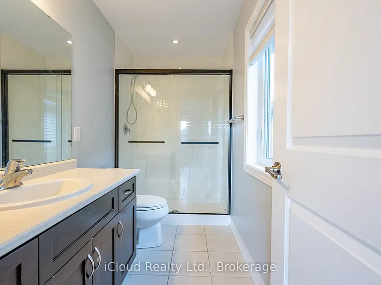 113 Echovalley Dr — Photo 32