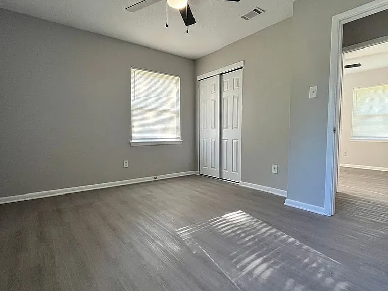 203 Lynn Ln — Photo 10