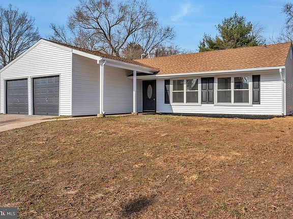 2nd image of 20 Parkhill Ln