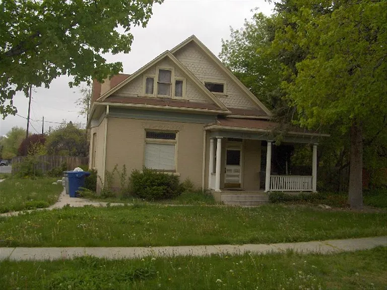 2332 S Windsor St #3 — Photo 1