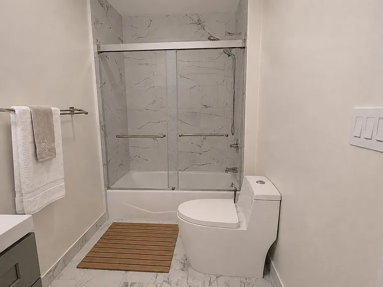 470 Clementina St #202 — Photo 14