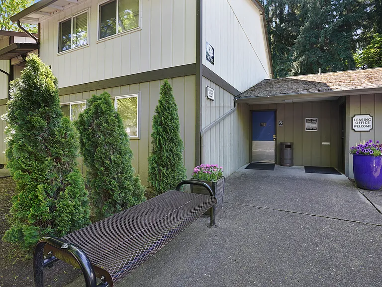 Maple Knoll Apartments — Photo 28