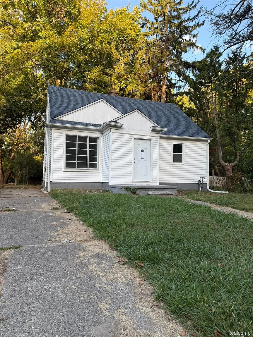 19309 Lenore photo 1