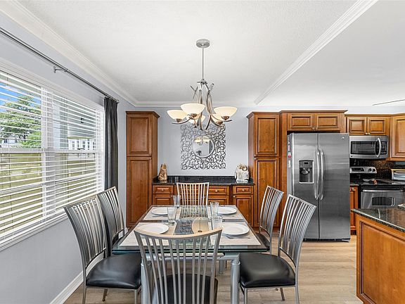 2nd image of 1017 Lyndhurst I #1017