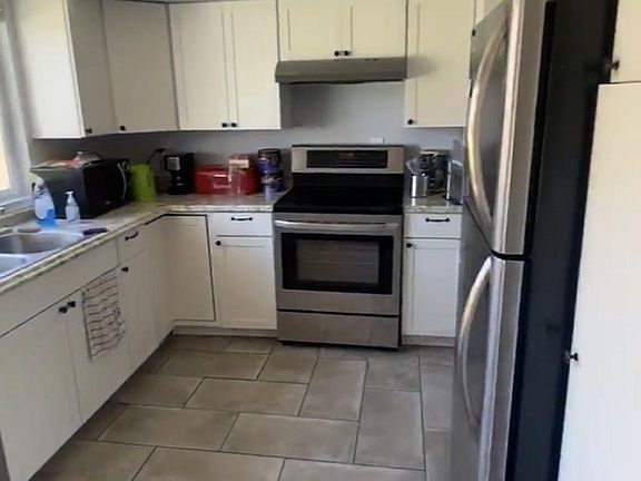4th image of 2200 Menalto Ave