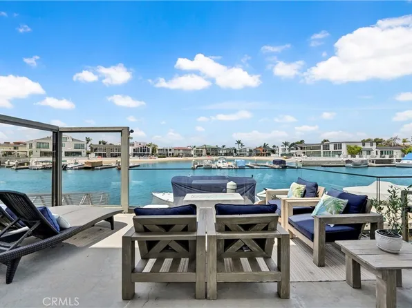 16397 Wimbledon Ln, Huntington Beach, CA 92649