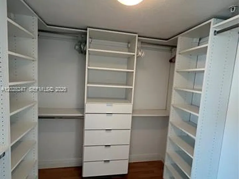 1800 N Bayshore Dr #2310 — Photo 39