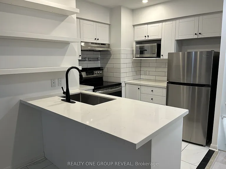 92 Strachan Ave #636 — Photo 2