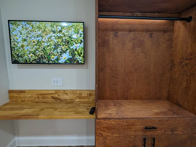 Colony Dr — Photo 31