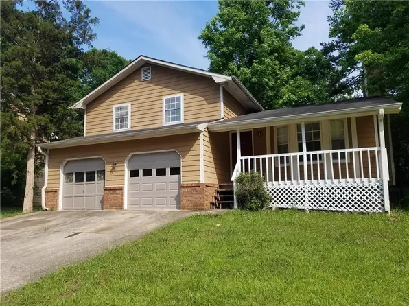 524 Julius Dr, Stone Mountain, GA 30087