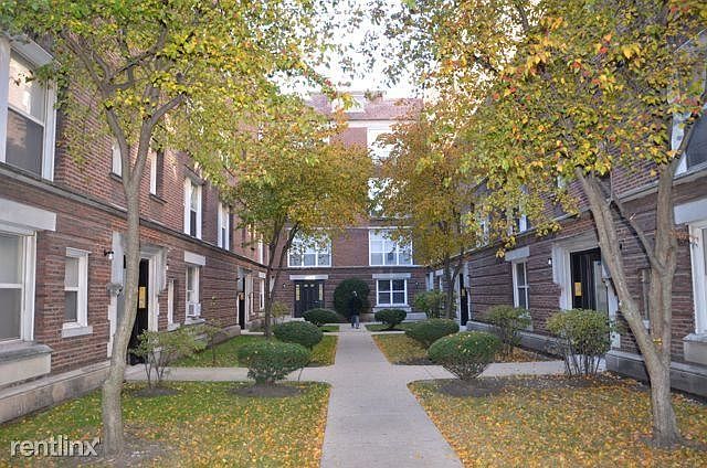 2nd image of 4128 N Sheridan Rd APT 2F
