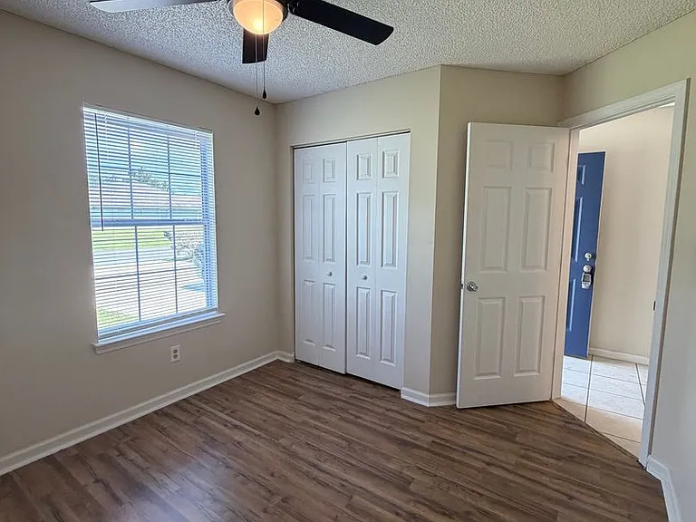 101 Talbot Ct — Photo 4
