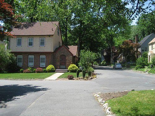 2nd image of 740 Stirling Dr