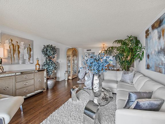 4th image of 14476 Amberly Lane #702