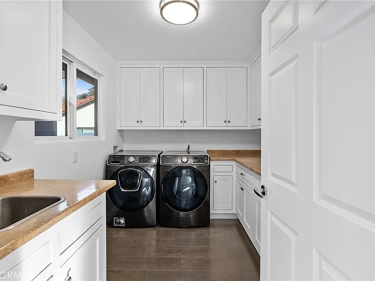22904 Calvert St — Photo 46