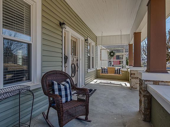 5th image of 805 Piedmont Ave