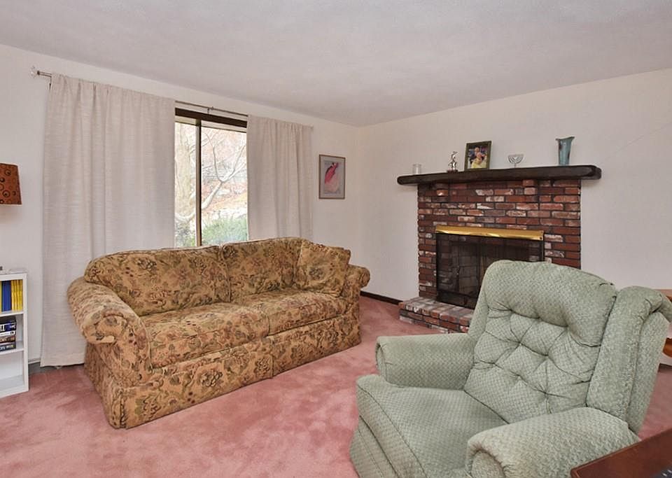 596 Phenix Ave, Cranston, RI 02921 Zillow