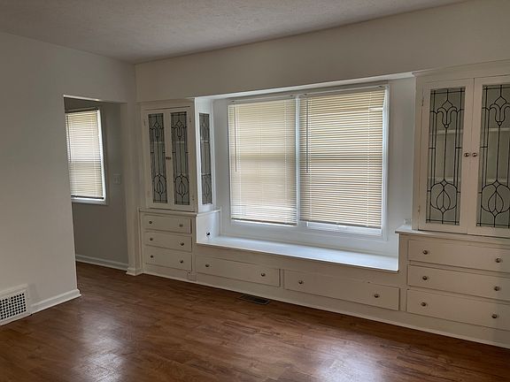 Bay window with seating