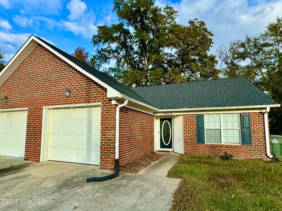 2702 Bluff View Dr #B