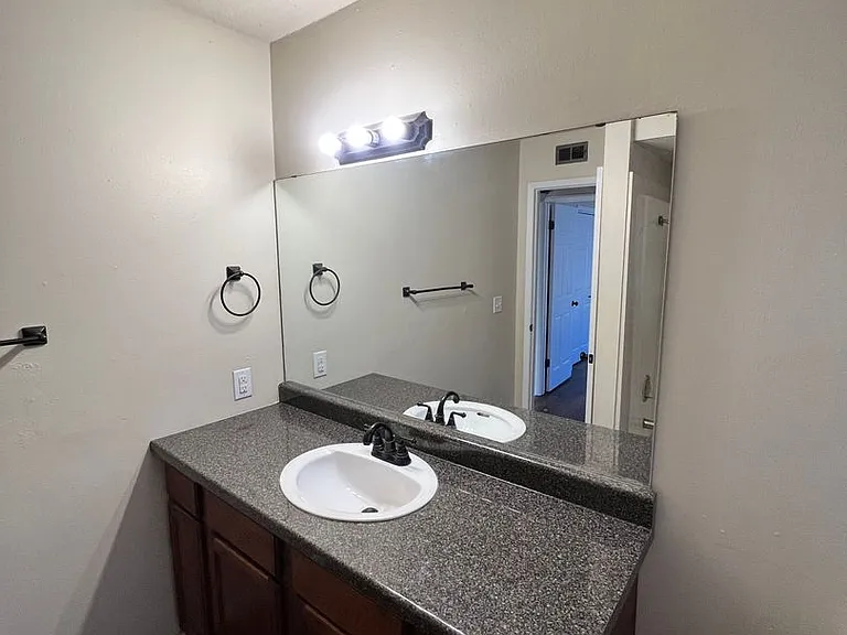 819 S Jefferson Ave — Photo 10