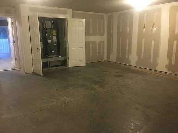 3rd image of 2604 Deerfield Blvd