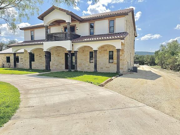 3rd image of 1747 Mountain Valley Dr