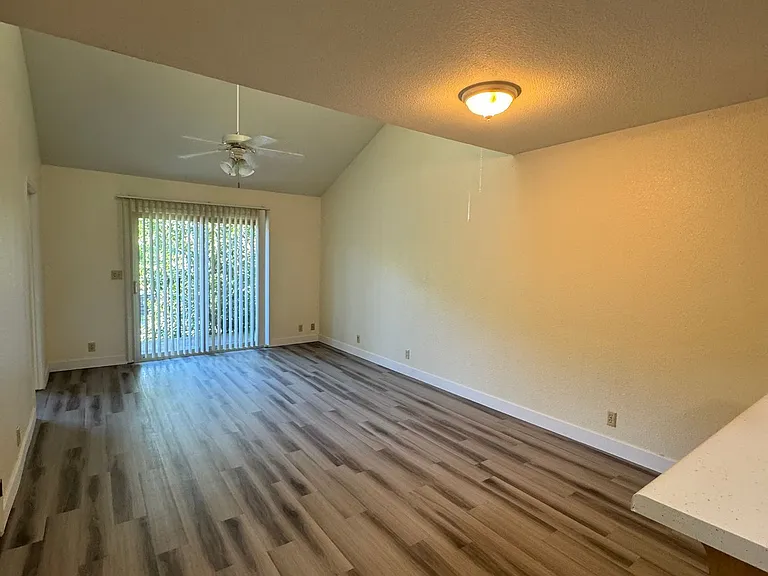 2950 Portage Bay — Photo 26