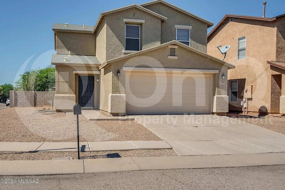 3 bed, 3.0 bath, 1857 sqft, $1,825 — Photo 1