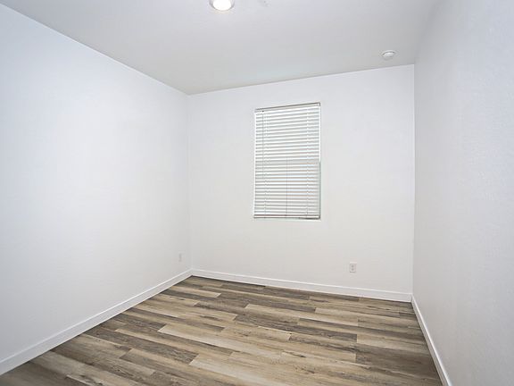 5th image of 9339 W Glenrosa Ave