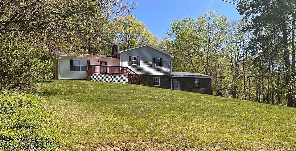 1st image of 206 Sycamore Ln