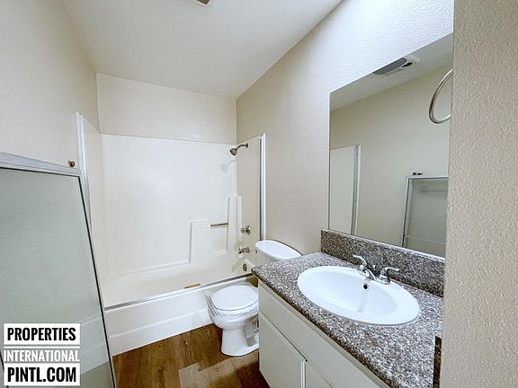 4th image of 2345 Merton Ave APT 108