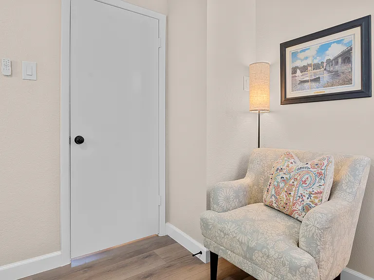 1505 N College St — Photo 14
