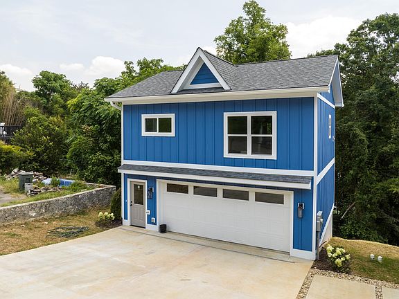 3rd image of 406 N Seminole Dr #102
