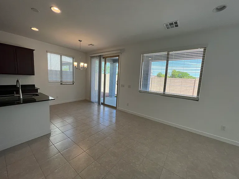 6038 W Hartford Ct — Photo 10