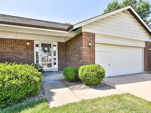 3rd image of 4127 Domenique Ln