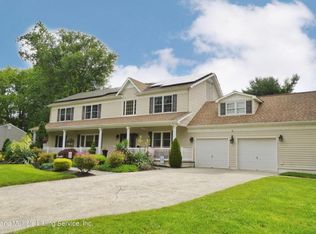 613 East Rd, Middletown, NJ 07748
