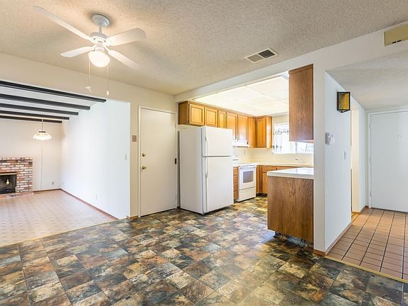 4th image of 3343 Parkhaven Ct