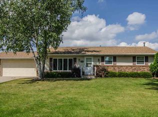 2081 Skyview St, Green Bay, WI 54311