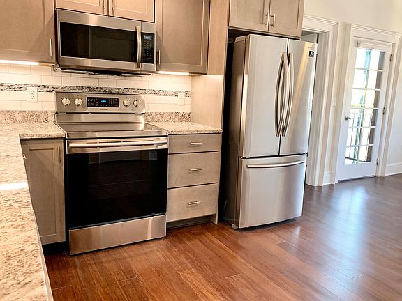 4th image of 25 Lawrence St